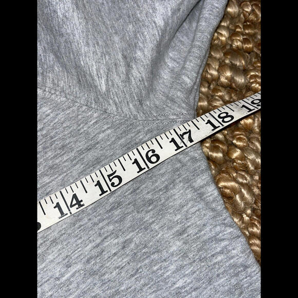 Lilly Pulitzer SZ XS Gray Skipper Popover Sweatshirt Peek-A-Boo Lace Sleeve - Picture 4 of 6